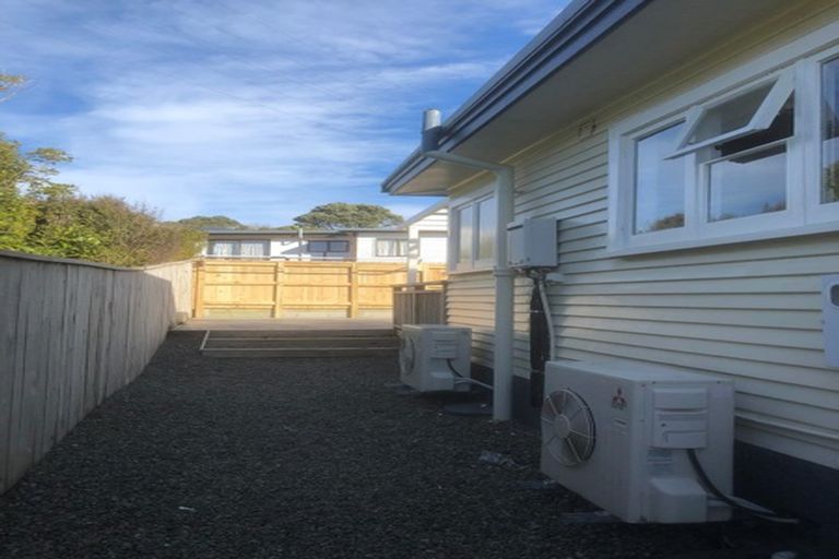 Photo of property in 54 Horokiwi Road West, Newlands, Wellington, 6037