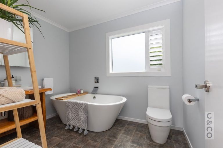 Photo of property in 55 Kaipara Portage Road, Riverhead, 0820