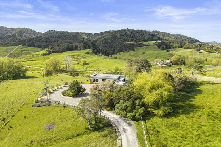 Photo of property in 316 Mountain Road, Maungaturoto, 0587