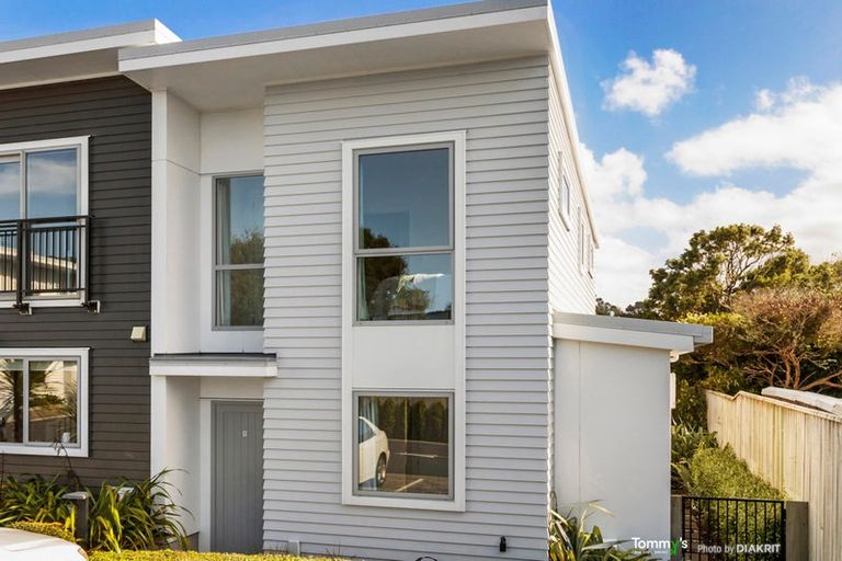 Photo of property in 32u1 Dr Taylor Terrace, Johnsonville, Wellington, 6037