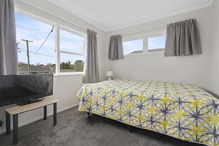 Photo of property in 16 Lyncroft Street, Mangere East, Auckland, 2024