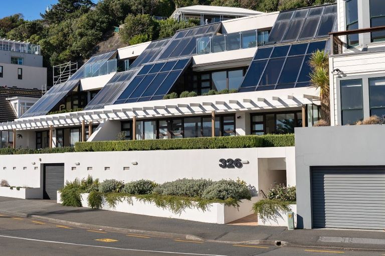 Photo of property in 2/326 Oriental Parade, Oriental Bay, Wellington, 6011