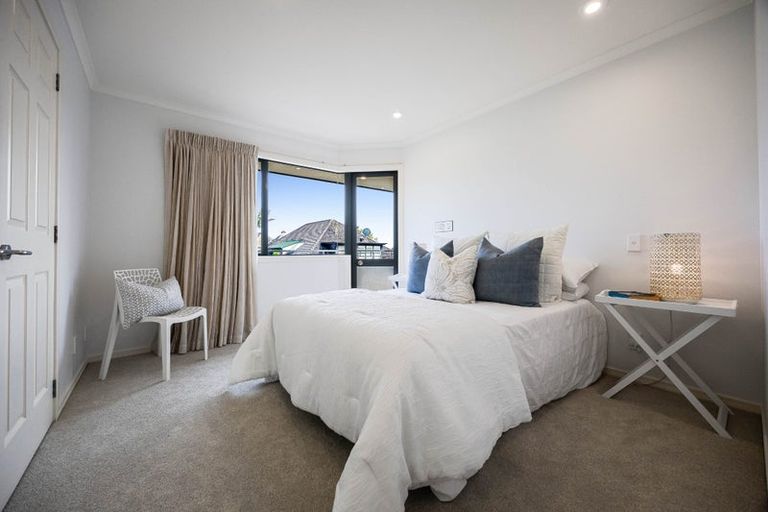 Photo of property in 1/14 Clifton Road, Hauraki, Auckland, 0622