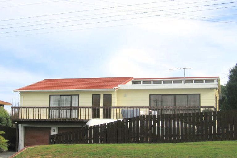 Photo of property in 324 Don Buck Road, Massey, Auckland, 0614