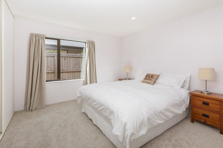 Photo of property in 32a Farquhars Road, Redwood, Christchurch, 8051