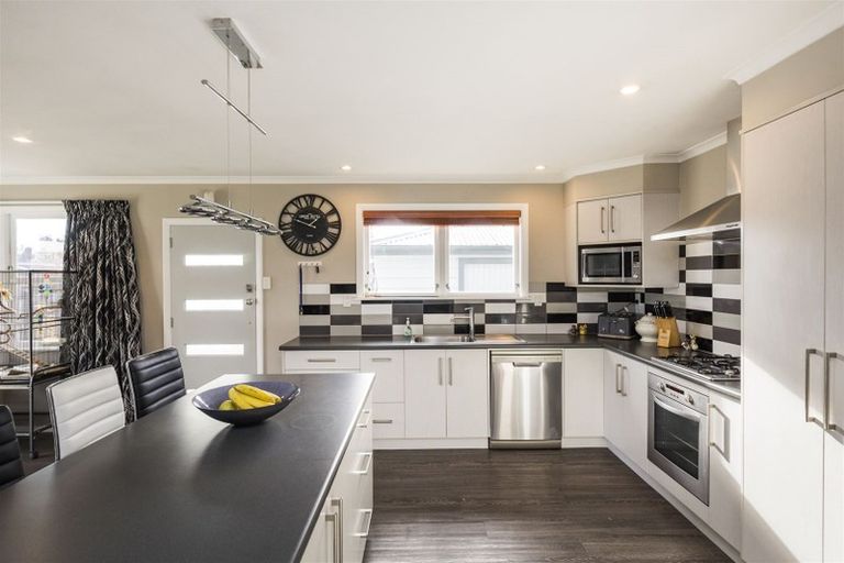 Photo of property in 31 Kaituna Street, Milson, Palmerston North, 4414