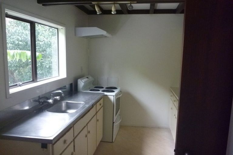 Photo of property in 2/20 Girrahween Drive, Totara Vale, Auckland, 0629