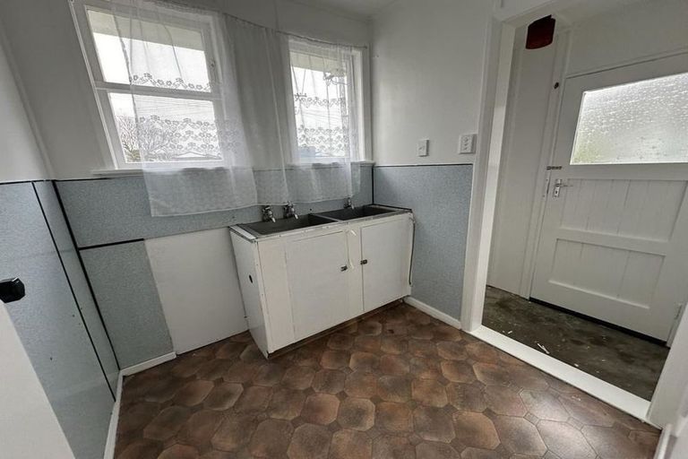 Photo of property in 53 Winchester Street, Levin, 5510