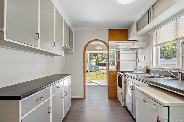 Photo of property in 3 Henderson Valley Road, Henderson, Auckland, 0612