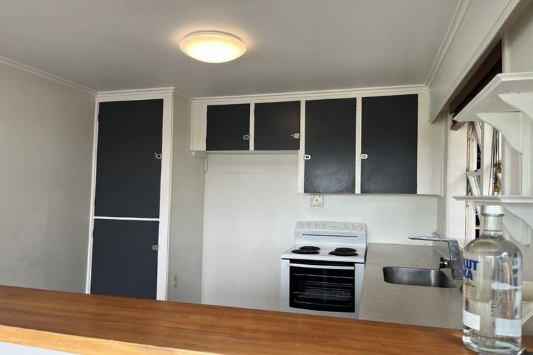 Photo of property in 54 Howard Road, Northcote, Auckland, 0627
