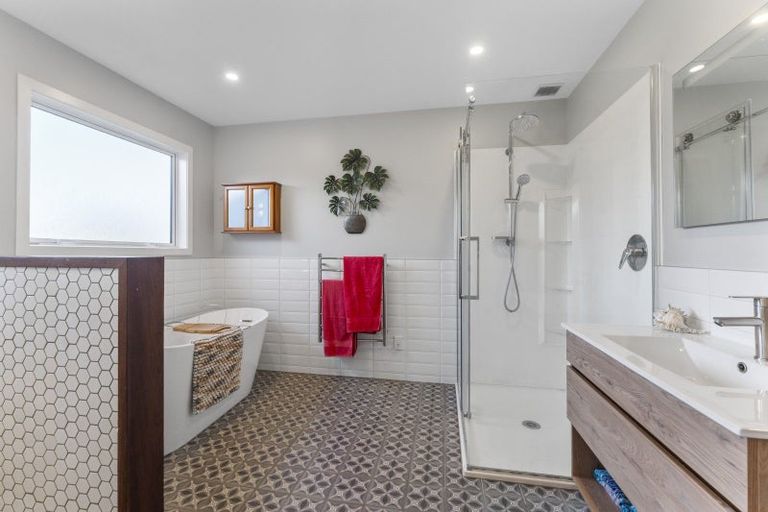 Photo of property in 3 Alexander Street, Waikanae, 5036