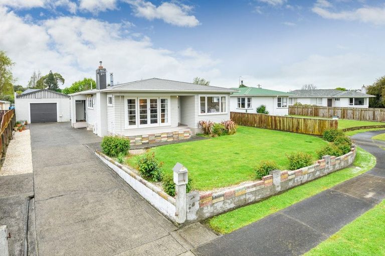 Photo of property in 8 Freyberg Street, Feilding, 4702