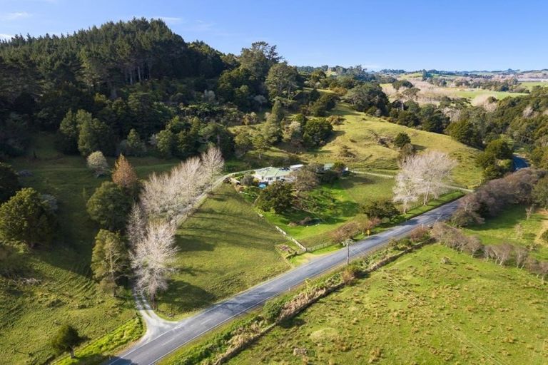 Photo of property in 550 Kaipara Flats Road, Dome Forest, Warkworth, 0981