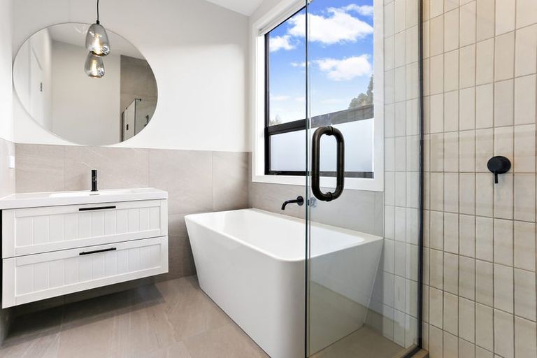 Photo of property in 7 Kaihuia Lane, Oratia, Auckland, 0604