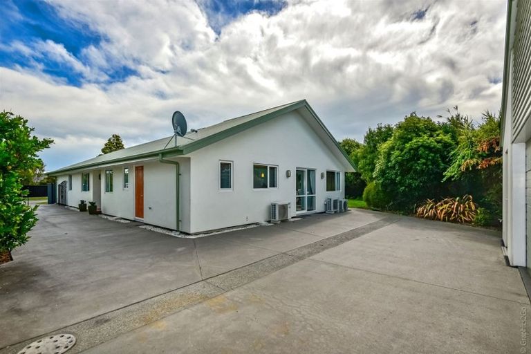 Photo of property in 33 Palmers Road, New Brighton, Christchurch, 8083