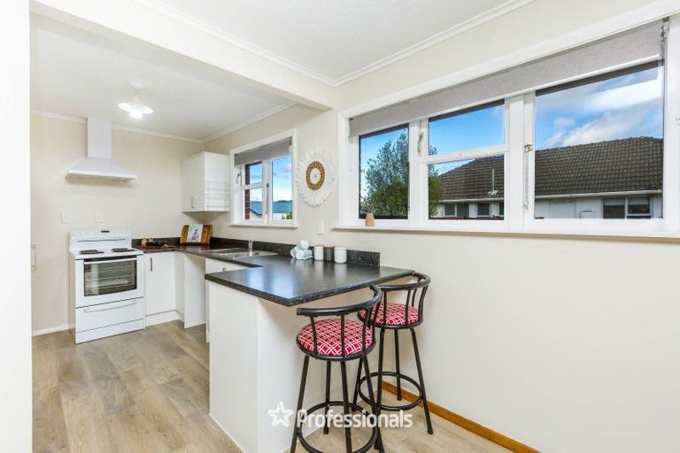 Photo of property in 53 Totara Park Road, Clouston Park, Upper Hutt, 5018