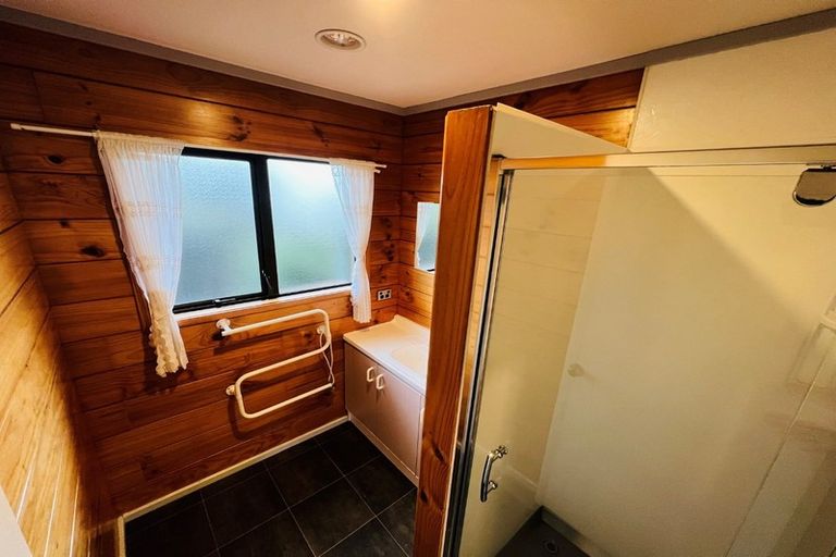 Photo of property in 2/25 Inwoods Road, Parklands, Christchurch, 8083