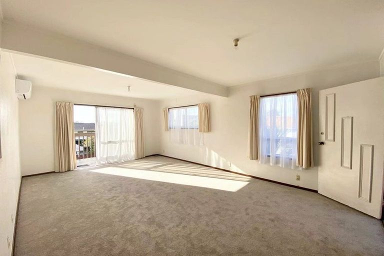 Photo of property in 5 Marlene Avenue, Te Atatu South, Auckland, 0610