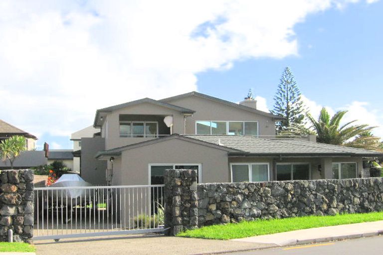 Photo of property in 6 Ngapara Street, Red Beach, 0932