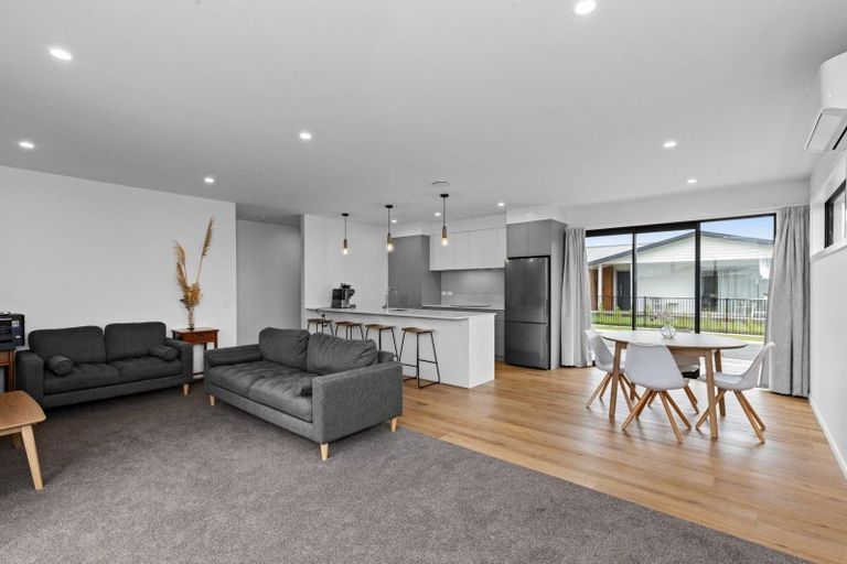 Photo of property in 23 Cassin Place, Taradale, 4112