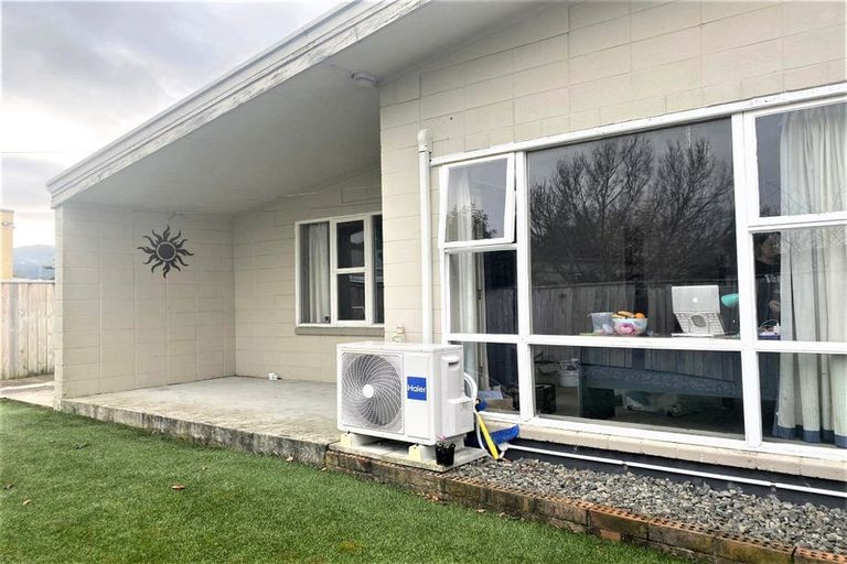 Photo of property in 571f2- Fergusson Drive, Trentham, Upper Hutt, 5018