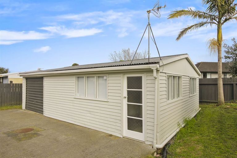 Photo of property in 16 Lyncroft Street, Mangere East, Auckland, 2024