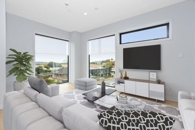 Photo of property in Frank Sargeson Apts, 303/74 Anzac Street, Takapuna, Auckland, 0622