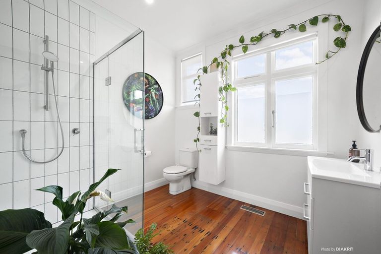 Photo of property in 85 The Parade, Island Bay, Wellington, 6023