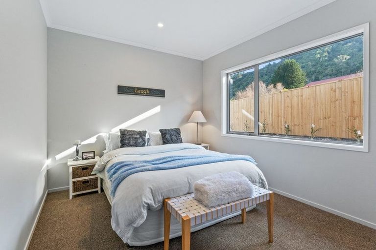 Photo of property in 8 Kaylea Lane, Millers Flat, 9572