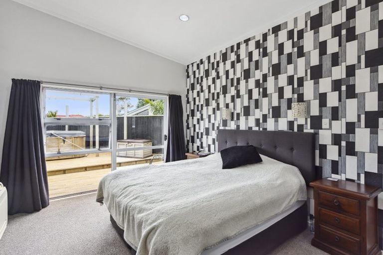 Photo of property in 108 Martin Road, Paraparaumu Beach, Paraparaumu, 5032