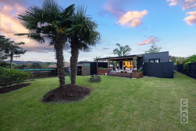 Photo of property in 50 Great North Road, Riverhead, 0820