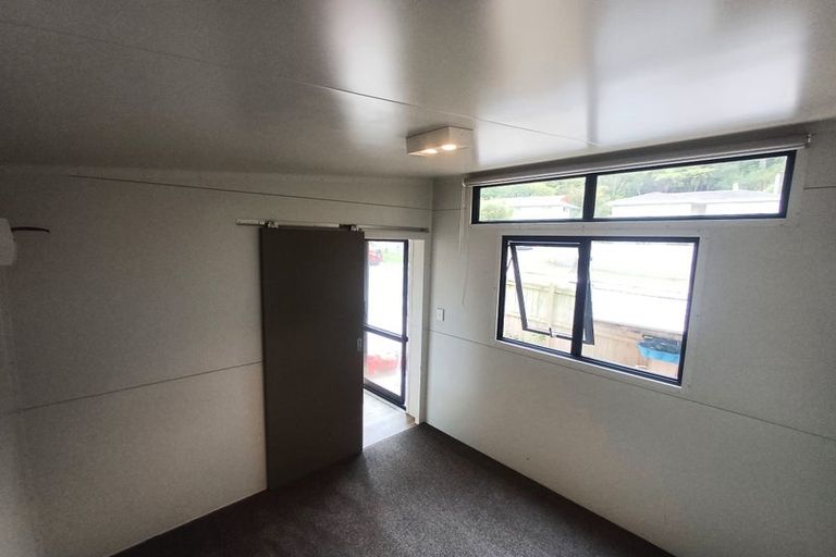 Photo of property in 34 Finn Place, Totara Vale, Auckland, 0629