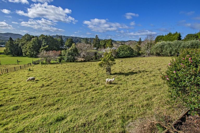 Photo of property in 11 Logan Cameron Road, Kauri, Kamo, 0185