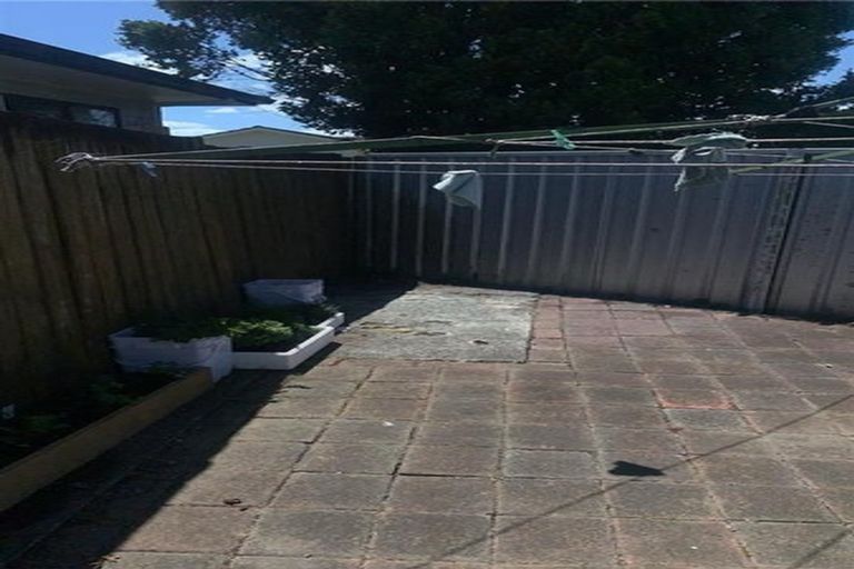 Photo of property in 1/11 Mannering Place, Hillcrest, Auckland, 0627