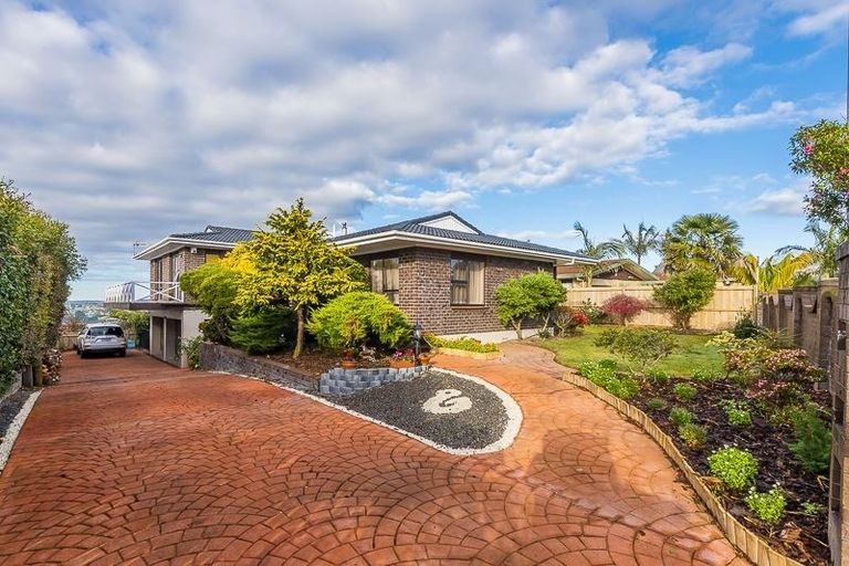 Photo of property in 157 Luckens Road, West Harbour, Auckland, 0618