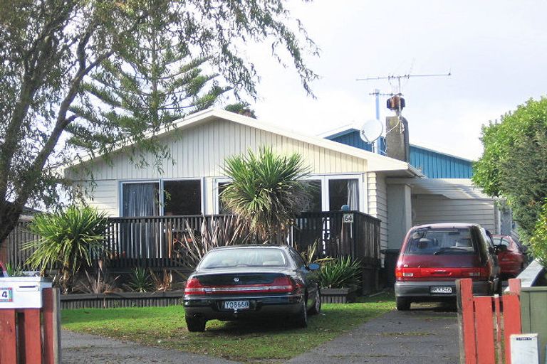 Photo of property in 64 Gray Avenue, Paraparaumu Beach, Paraparaumu, 5032