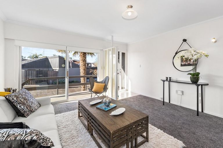 Photo of property in 2/45 Glenmore Road, Sunnyhills, Auckland, 2010