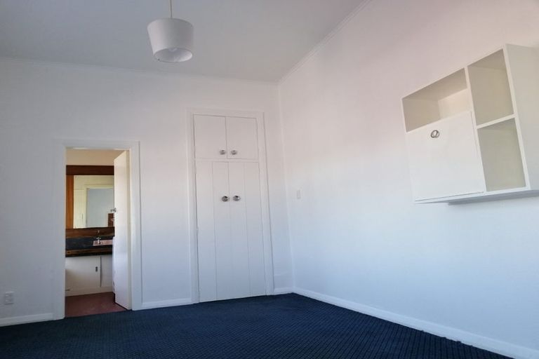 Photo of property in 16 Toru Street, Lyall Bay, Wellington, 6022