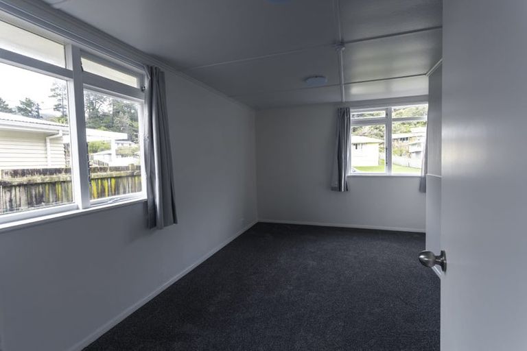 Photo of property in 30-32 Delaney Drive, Stokes Valley, Lower Hutt, 5019