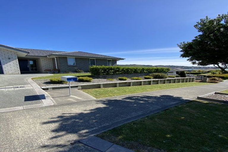 Photo of property in 6 Ken Douglas Drive, Aotea, Porirua, 5024