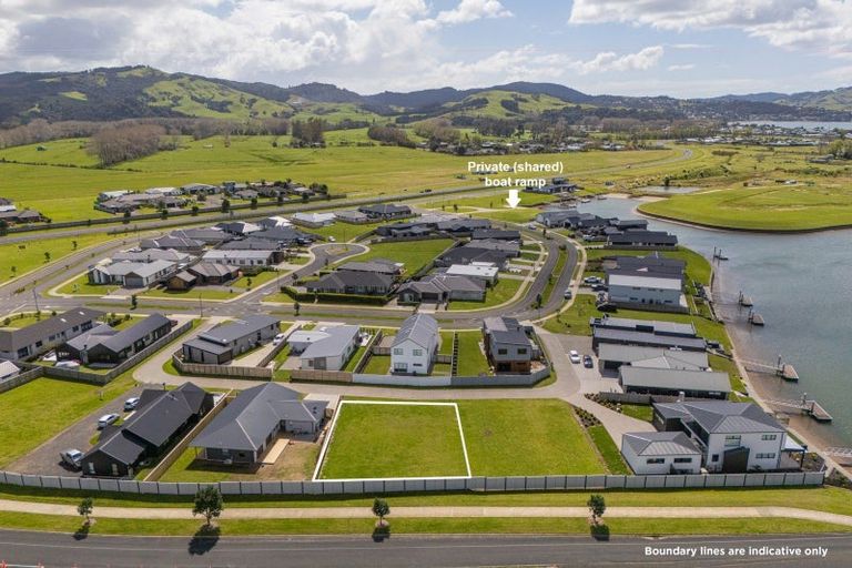 Photo of property in 8 Norma Way, Whitianga, 3510