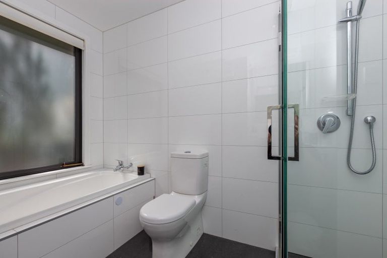 Photo of property in 39b Kakariki Grove, Waikanae, 5036