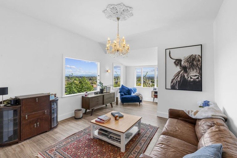 Photo of property in 34 Hackthorne Road, Cashmere, Christchurch, 8022