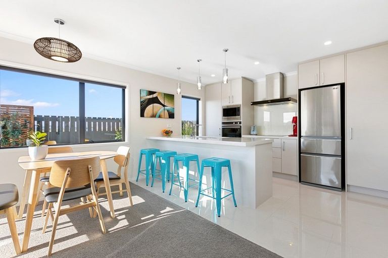 Photo of property in 24 Marion Crescent, Papamoa Beach, Papamoa, 3118