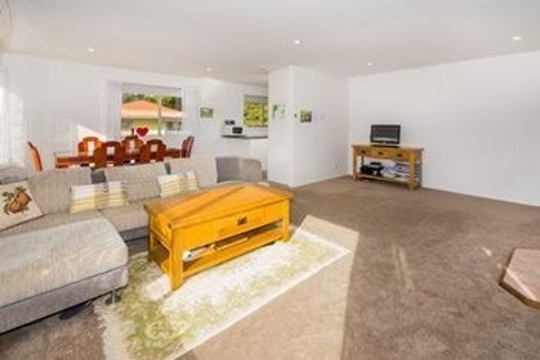Photo of property in 46 Awaruku Road, Torbay, Auckland, 0630