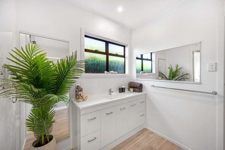 Photo of property in 1 Chester Street, Taradale, Napier, 4112