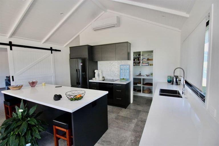 Photo of property in 70 Leeward Drive, Whitianga, 3510