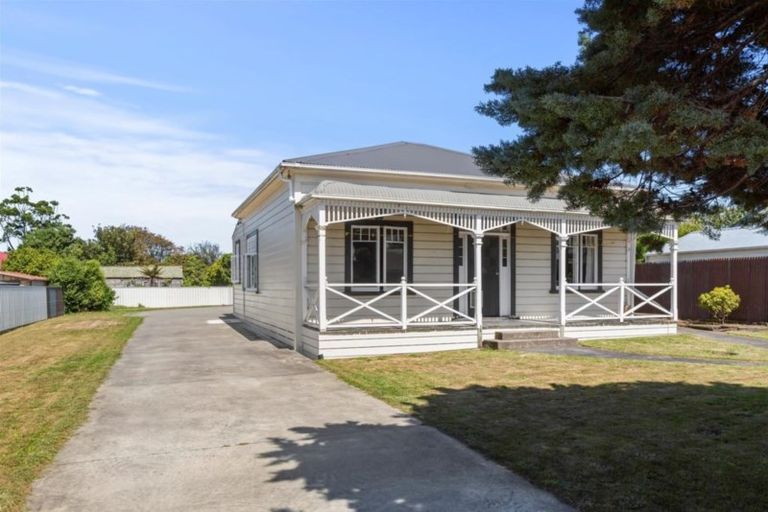 Photo of property in 106 Manawapou Road, Hawera, 4610