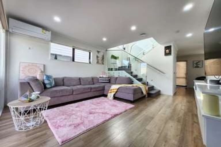 Photo of property in 6c Christmas Road, Manurewa, Auckland, 2102