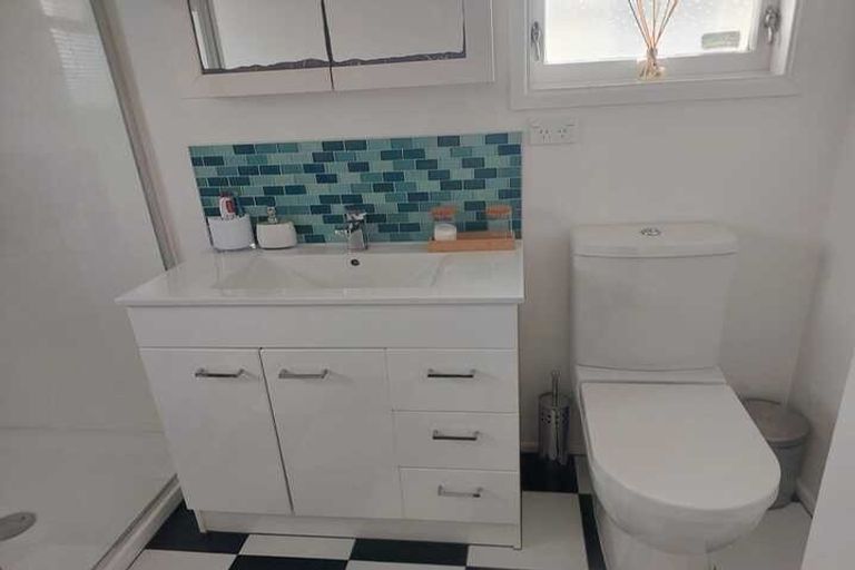 Photo of property in 15 Wakefield Road, Favona, Auckland, 2024
